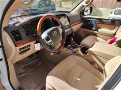 تۆیۆتا لاند کروزەر